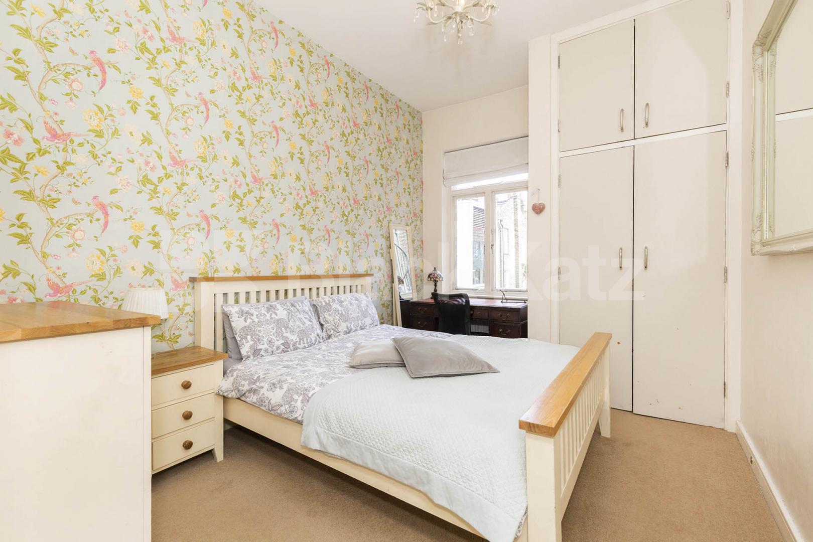 Super spacious two bed two bath apartment by Camden High St & Tube  Pratt Street, Camden